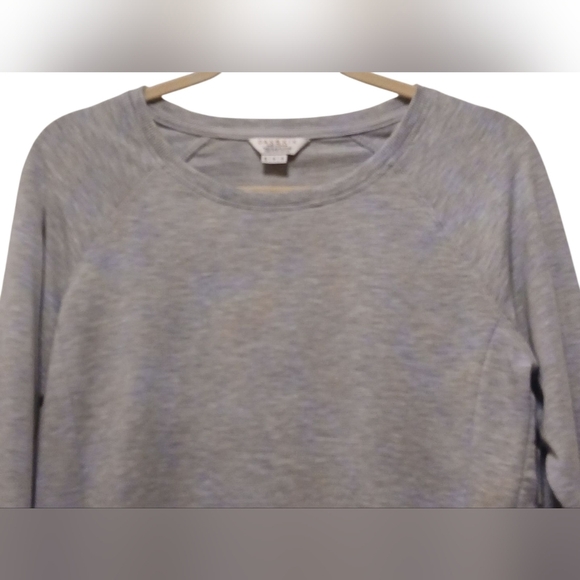 Danskin - NWOT, Ladies Gray Sweatshirt, Long Sleeves, Over Lapping Slits On Both - Picture 8 of 10